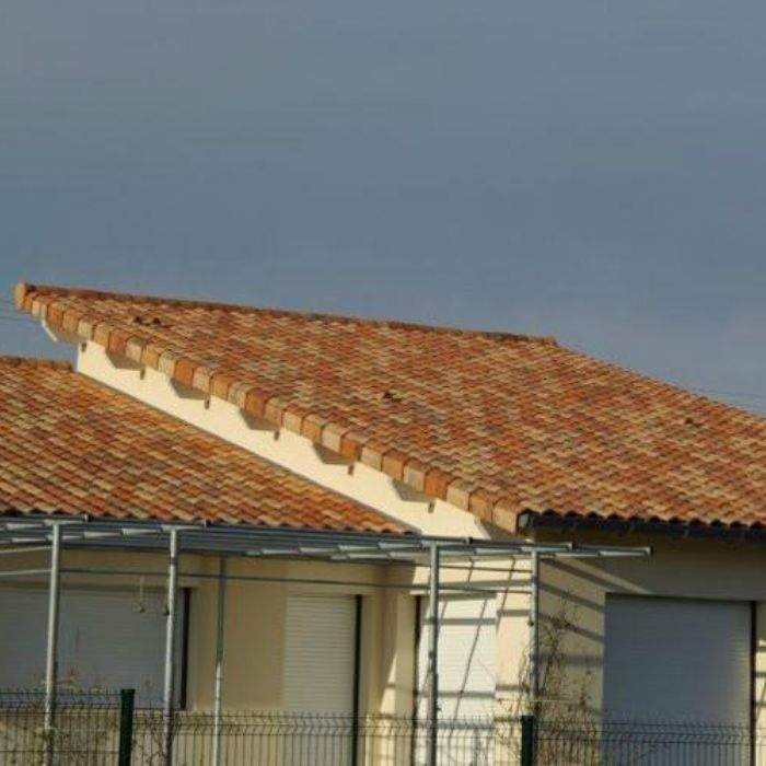 Pose de tuiles, Neuville-de-Poitou